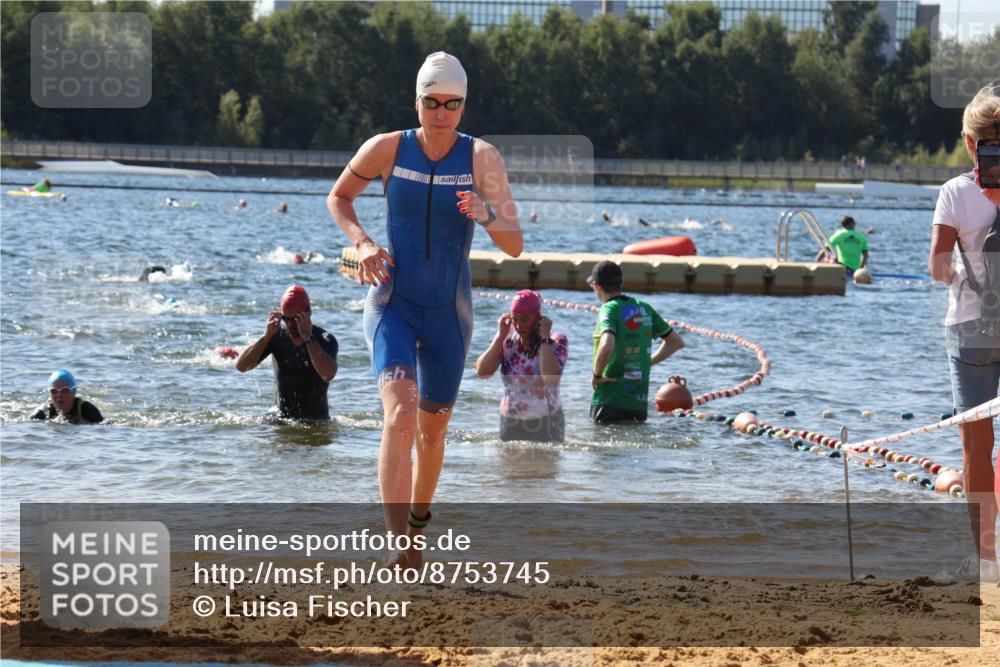07.09.2025 - 19. Norderstedt Triathlon Luisa Fischer http://msf.ph/oto/8753745 07.09.2025 11:41:33 Schwimmen 1249 meine-sportfotos.de
