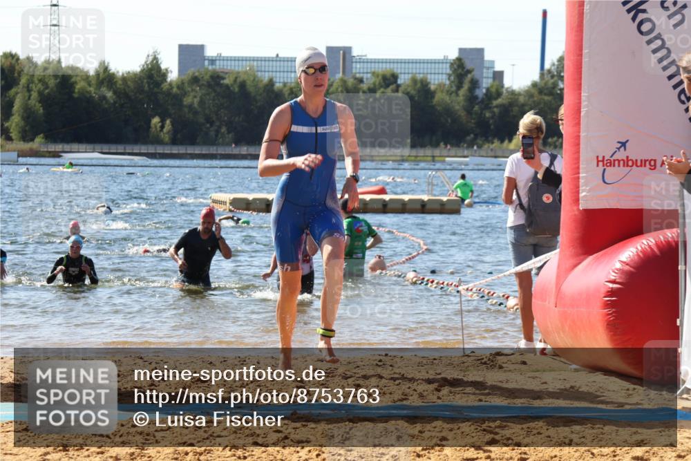 07.09.2025 - 19. Norderstedt Triathlon Luisa Fischer http://msf.ph/oto/8753763 07.09.2025 11:41:34 Schwimmen 302, 1249 meine-sportfotos.de