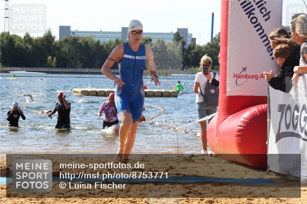 07.09.2025 - 19. Norderstedt Triathlon Luisa Fischer http://msf.ph/oto/8753771 07.09.2025 11:41:34 Schwimmen 302, 1249 meine-sportfotos.de