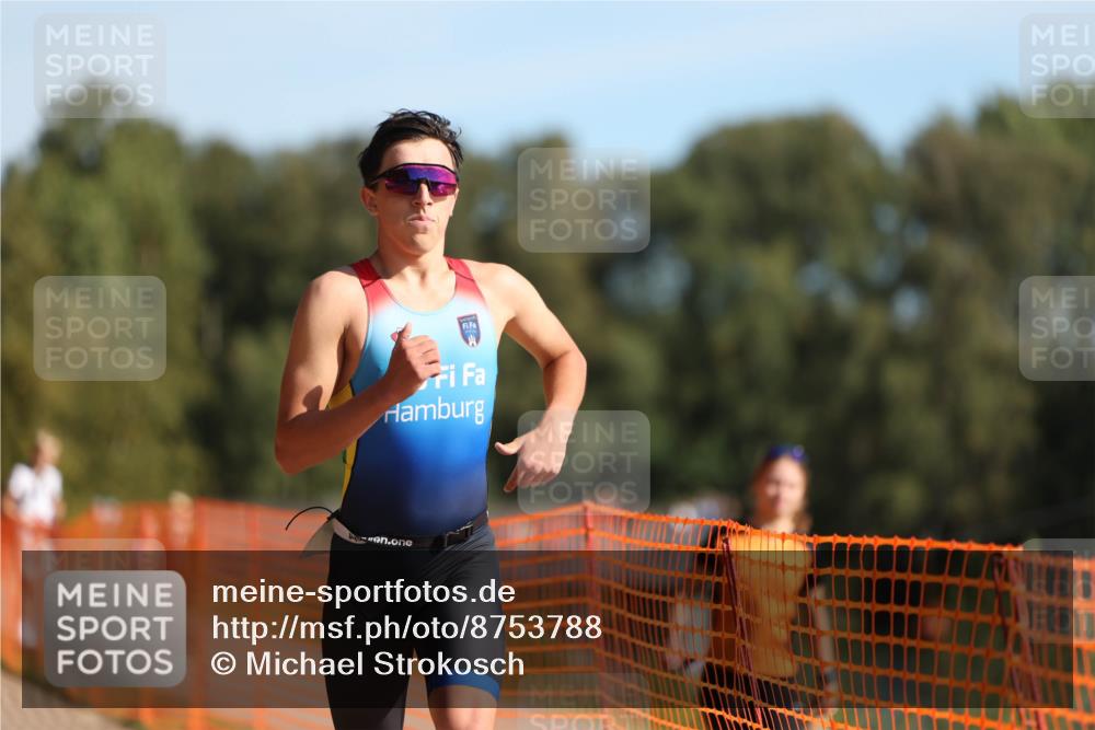 07.09.2025 - 19. Norderstedt Triathlon Michael Strokosch http://msf.ph/oto/8753788 07.09.2025 10:39:42 Laufen 654 meine-sportfotos.de