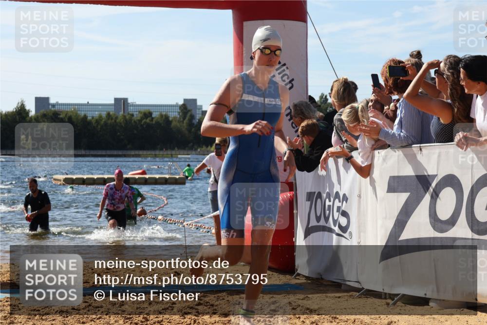 07.09.2025 - 19. Norderstedt Triathlon Luisa Fischer http://msf.ph/oto/8753795 07.09.2025 11:41:36 Schwimmen 245, 302, 1249 meine-sportfotos.de