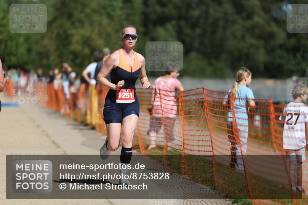07.09.2025 - 19. Norderstedt Triathlon Michael Strokosch http://msf.ph/oto/8753828 07.09.2025 12:47:59 Laufen 216, 1251, 1315 meine-sportfotos.de
