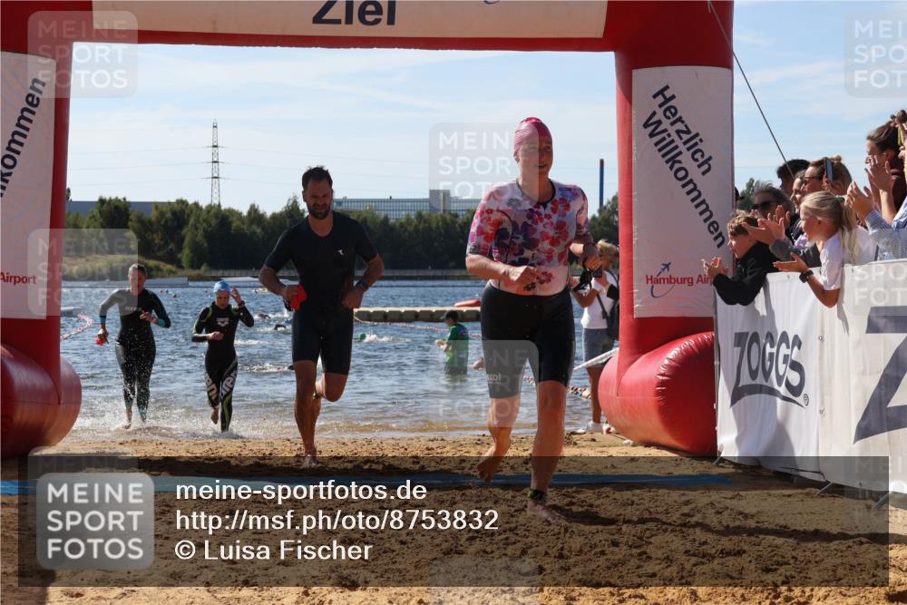 07.09.2025 - 19. Norderstedt Triathlon Luisa Fischer http://msf.ph/oto/8753832 07.09.2025 11:41:41 Schwimmen 245, 302, 792, 1249, 1386 meine-sportfotos.de