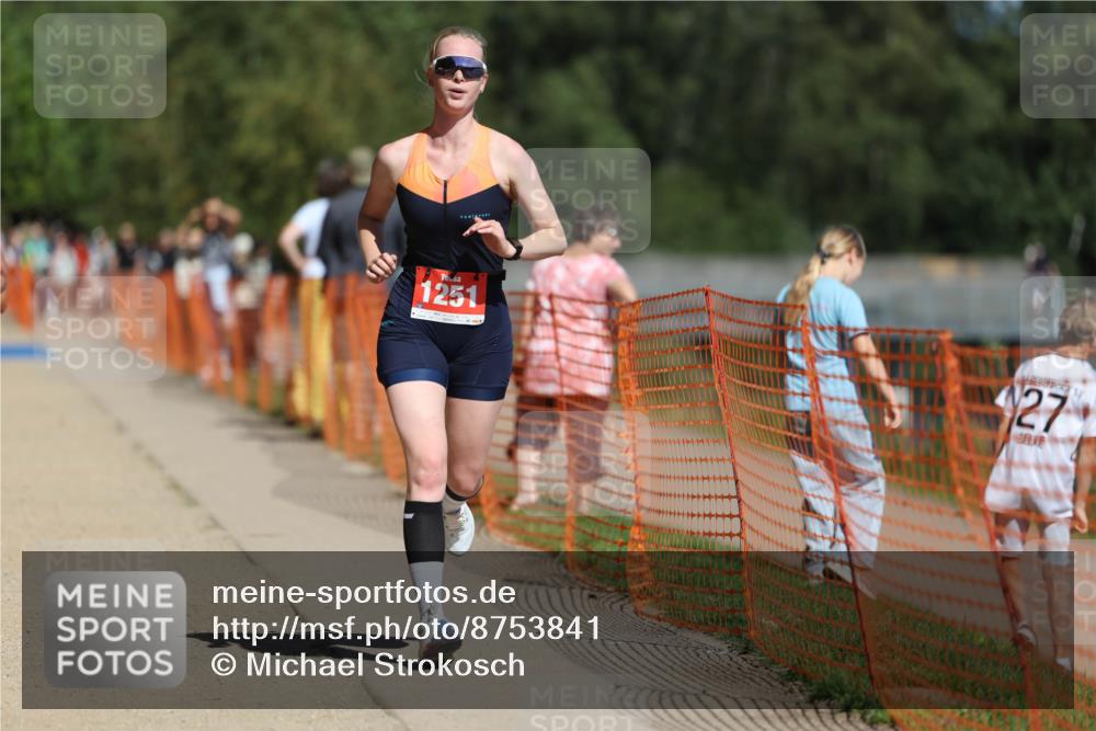 07.09.2025 - 19. Norderstedt Triathlon Michael Strokosch http://msf.ph/oto/8753841 07.09.2025 12:48:00 Laufen 216, 1251, 1315 meine-sportfotos.de