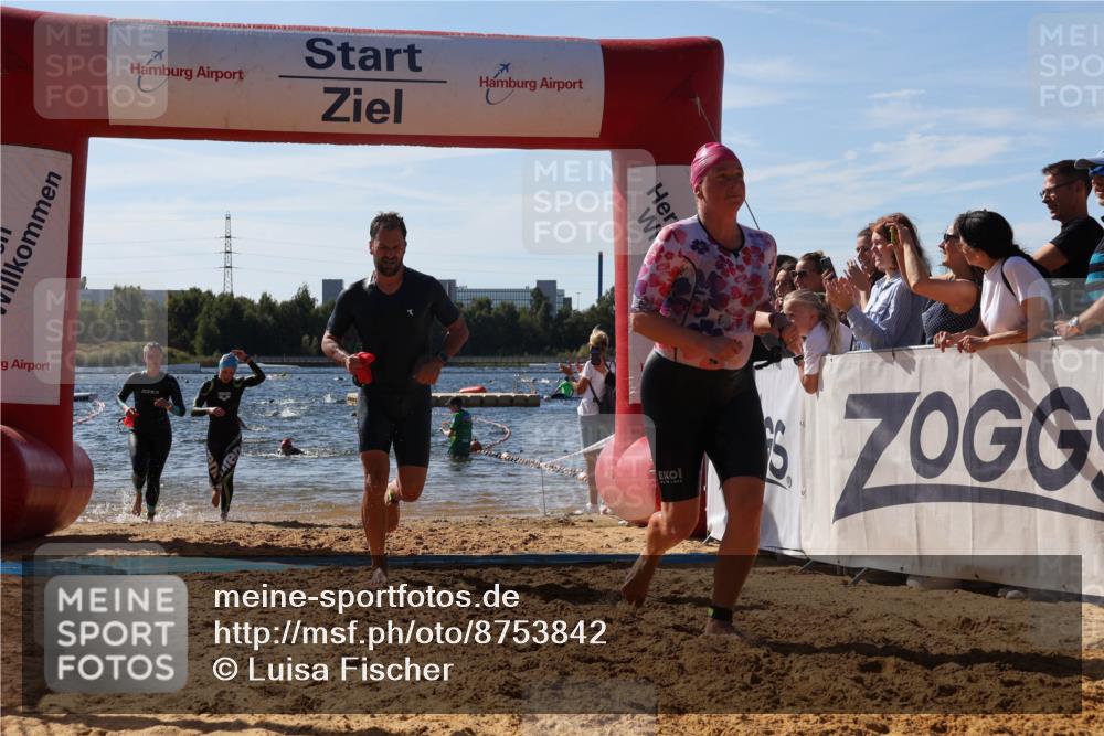 07.09.2025 - 19. Norderstedt Triathlon Luisa Fischer http://msf.ph/oto/8753842 07.09.2025 11:41:42 Schwimmen 245, 302, 792, 1249, 1386 meine-sportfotos.de