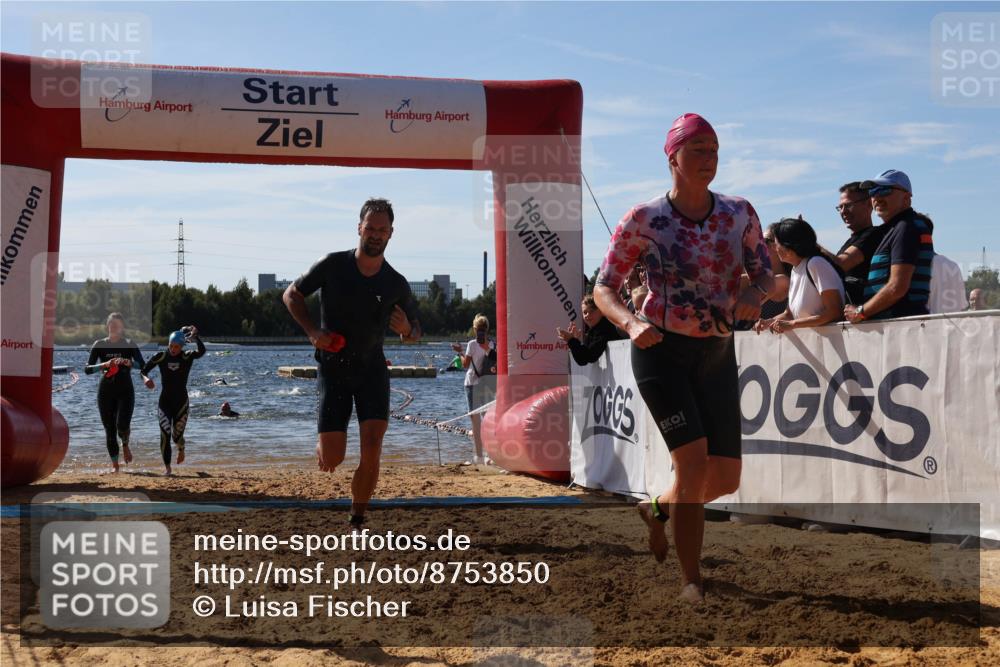 07.09.2025 - 19. Norderstedt Triathlon Luisa Fischer http://msf.ph/oto/8753850 07.09.2025 11:41:42 Schwimmen 245, 302, 792, 1249, 1386 meine-sportfotos.de