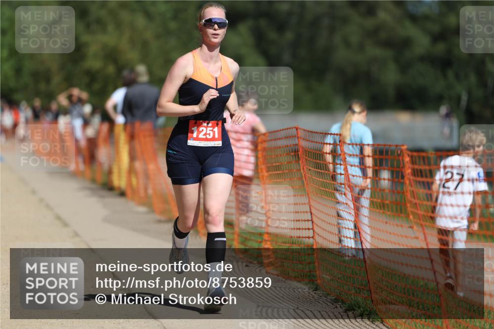 07.09.2025 - 19. Norderstedt Triathlon Michael Strokosch http://msf.ph/oto/8753859 07.09.2025 12:48:00 Laufen 216, 1251, 1315 meine-sportfotos.de