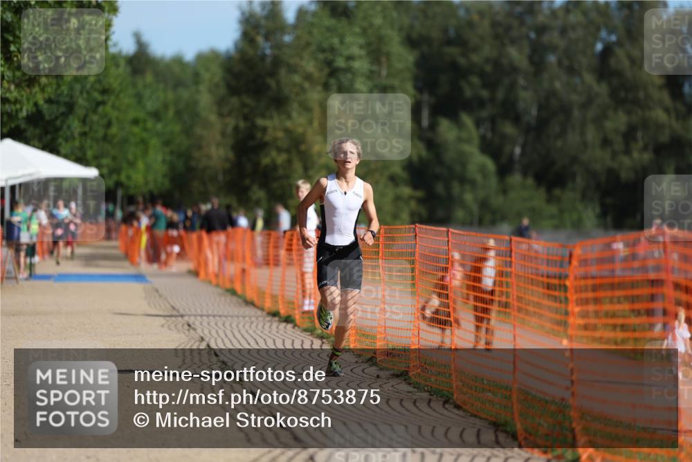 07.09.2025 - 19. Norderstedt Triathlon Michael Strokosch http://msf.ph/oto/8753875 07.09.2025 10:39:53 Laufen 675 meine-sportfotos.de