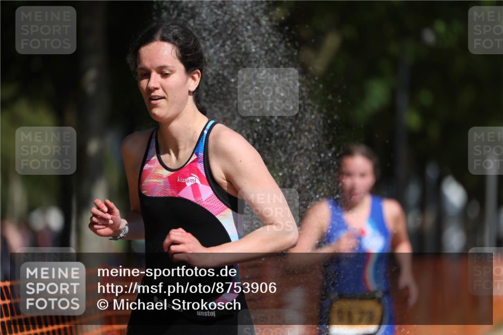 07.09.2025 - 19. Norderstedt Triathlon Michael Strokosch http://msf.ph/oto/8753906 07.09.2025 12:01:39 Laufen 148, 774, 1178, 1301, 1334 meine-sportfotos.de