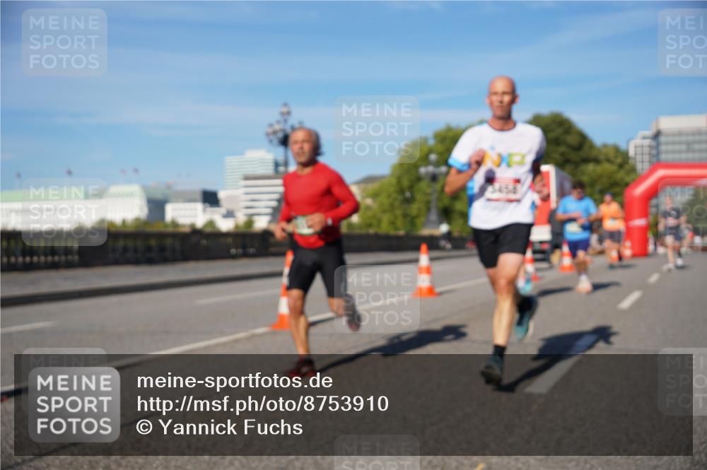 07.09.2025 - BARMER Alsterlauf Yannick Fuchs http://msf.ph/oto/8753910 07.09.2025 09:37:09 Laufen  meine-sportfotos.de