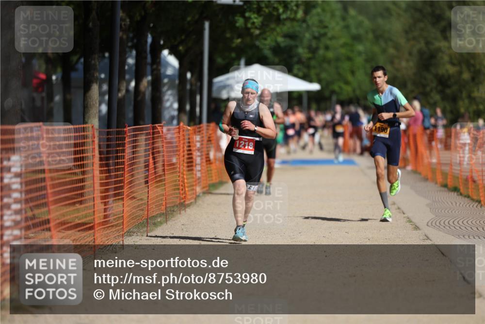 07.09.2025 - 19. Norderstedt Triathlon Michael Strokosch http://msf.ph/oto/8753980 07.09.2025 12:02:10 Laufen 1190, 1218 meine-sportfotos.de