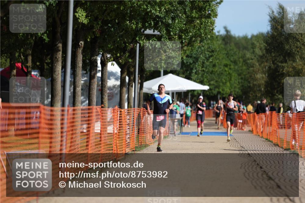 07.09.2025 - 19. Norderstedt Triathlon Michael Strokosch http://msf.ph/oto/8753982 07.09.2025 10:40:06 Laufen 1127 meine-sportfotos.de