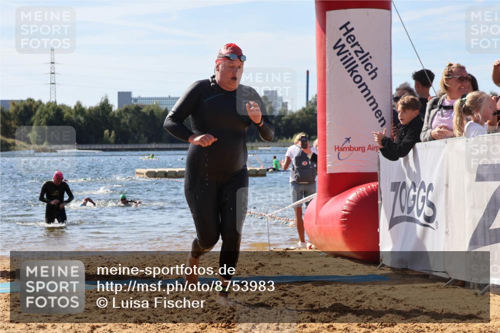 07.09.2025 - 19. Norderstedt Triathlon Luisa Fischer http://msf.ph/oto/8753983 07.09.2025 11:41:55 Schwimmen 792, 1367, 1386 meine-sportfotos.de