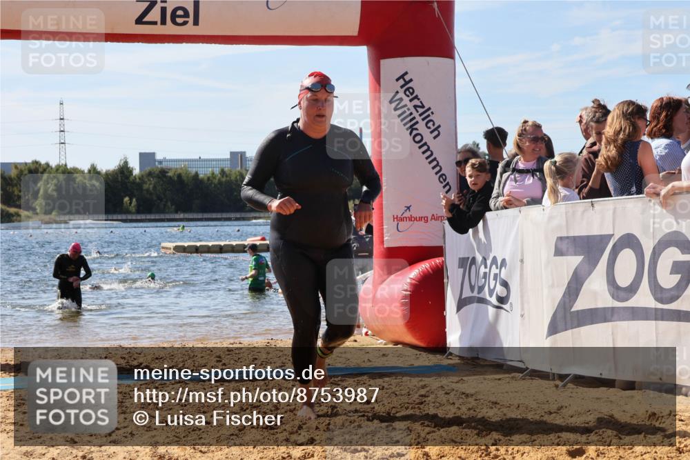 07.09.2025 - 19. Norderstedt Triathlon Luisa Fischer http://msf.ph/oto/8753987 07.09.2025 11:41:55 Schwimmen 792, 1367, 1386 meine-sportfotos.de