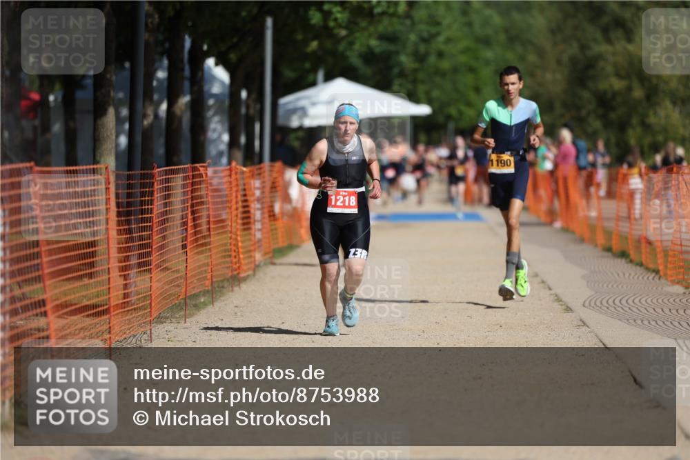 07.09.2025 - 19. Norderstedt Triathlon Michael Strokosch http://msf.ph/oto/8753988 07.09.2025 12:02:10 Laufen 1190, 1218 meine-sportfotos.de