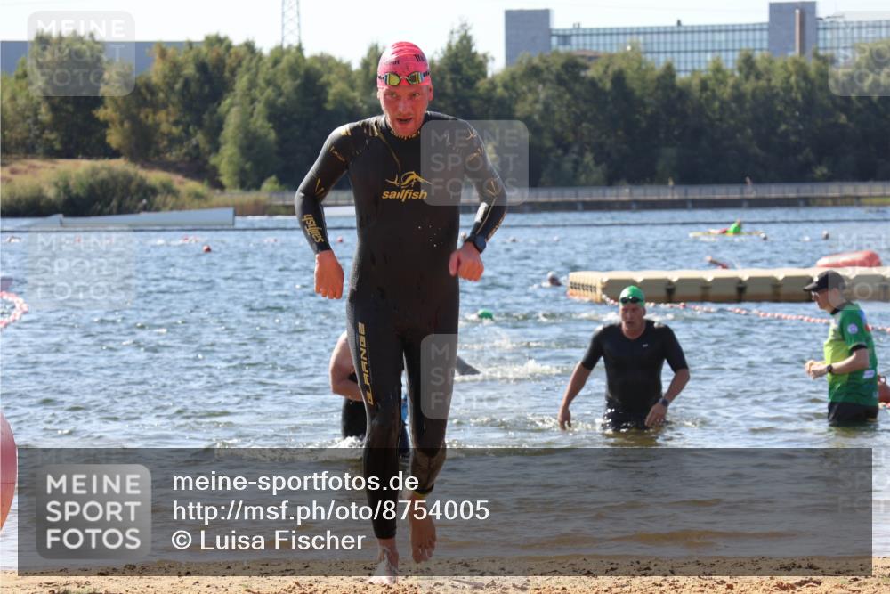 07.09.2025 - 19. Norderstedt Triathlon Luisa Fischer http://msf.ph/oto/8754005 07.09.2025 11:42:03 Schwimmen 730, 1359, 1367 meine-sportfotos.de