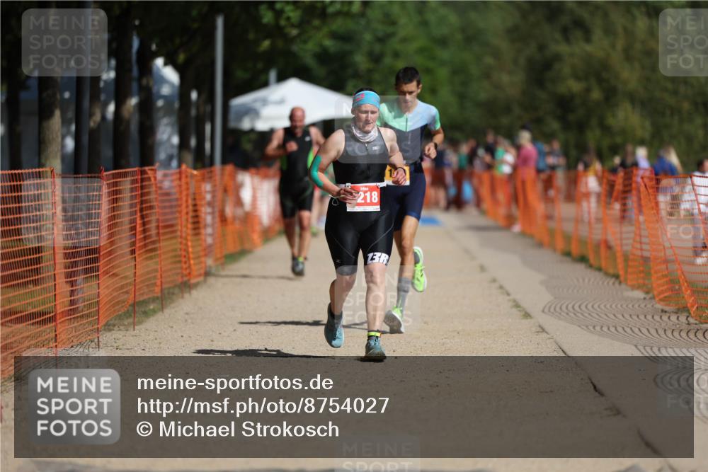 07.09.2025 - 19. Norderstedt Triathlon Michael Strokosch http://msf.ph/oto/8754027 07.09.2025 12:02:11 Laufen 1190, 1218 meine-sportfotos.de