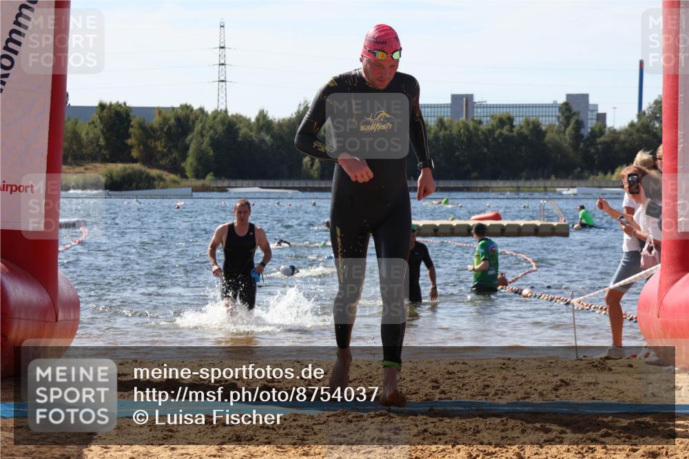 07.09.2025 - 19. Norderstedt Triathlon Luisa Fischer http://msf.ph/oto/8754037 07.09.2025 11:42:04 Schwimmen 730, 1359, 1367 meine-sportfotos.de