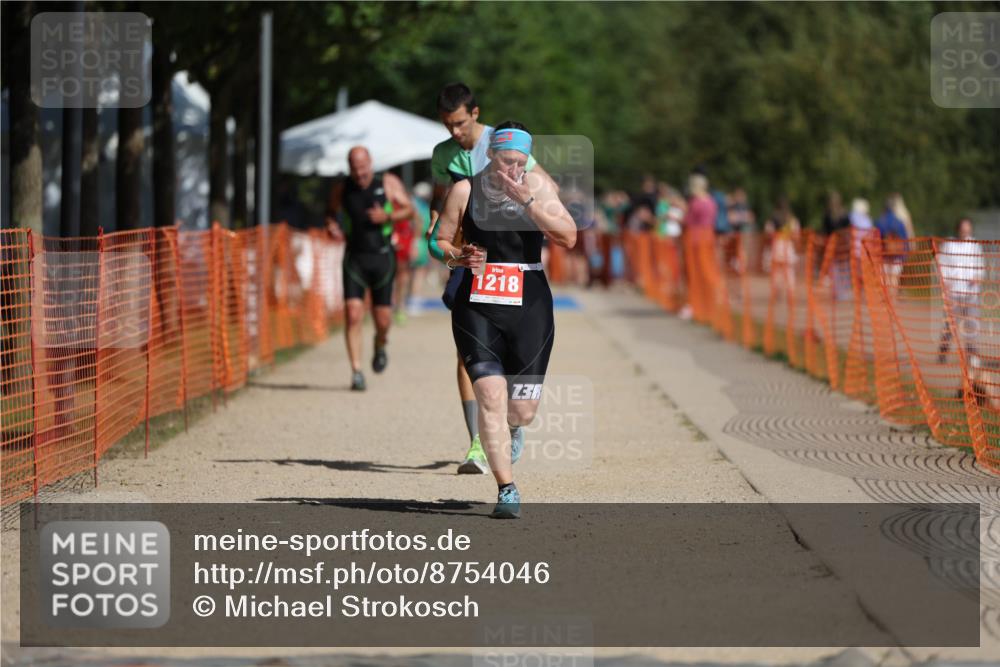 07.09.2025 - 19. Norderstedt Triathlon Michael Strokosch http://msf.ph/oto/8754046 07.09.2025 12:02:12 Laufen 1190, 1218 meine-sportfotos.de