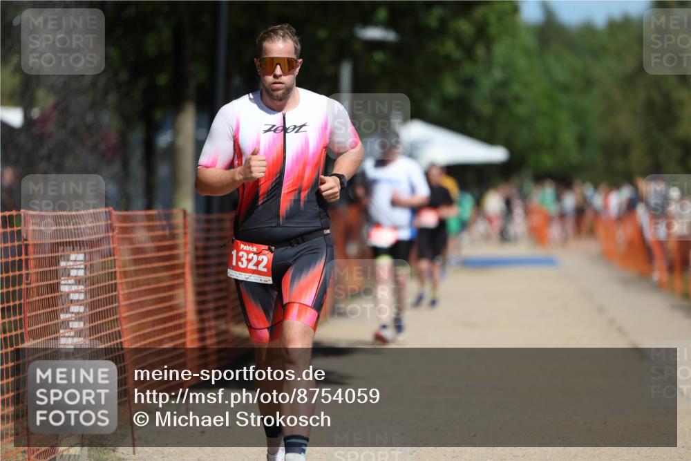 07.09.2025 - 19. Norderstedt Triathlon Michael Strokosch http://msf.ph/oto/8754059 07.09.2025 12:48:09 Laufen 1282, 1322 meine-sportfotos.de