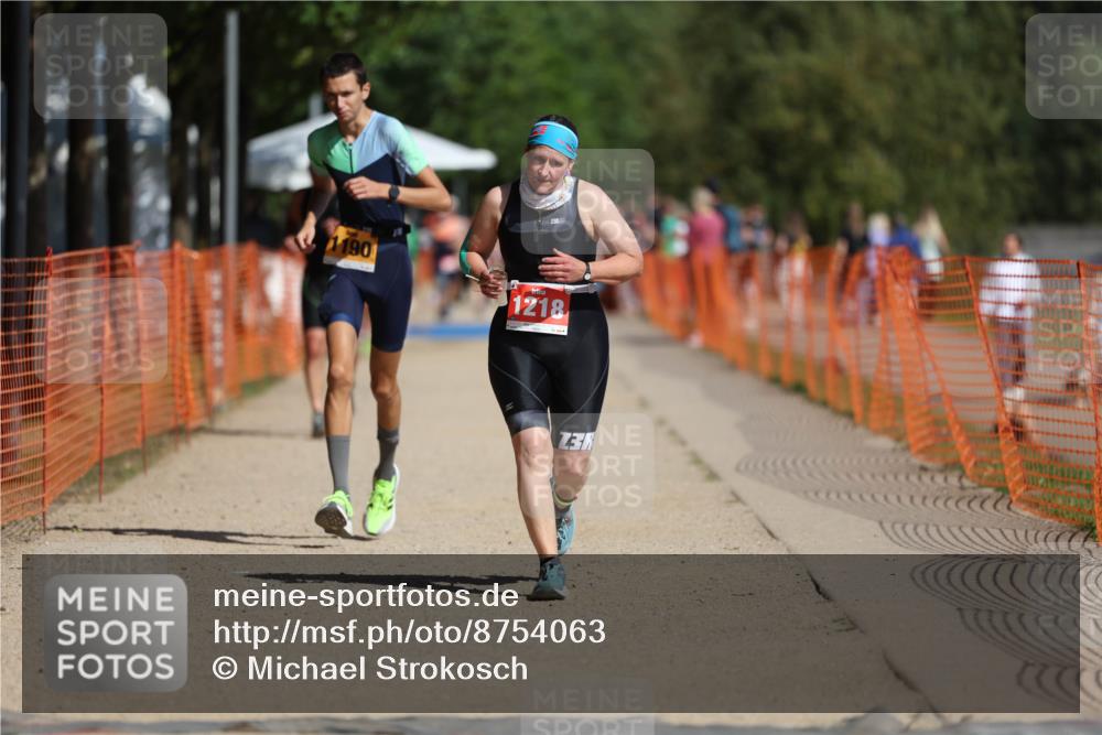07.09.2025 - 19. Norderstedt Triathlon Michael Strokosch http://msf.ph/oto/8754063 07.09.2025 12:02:12 Laufen 1190, 1218 meine-sportfotos.de