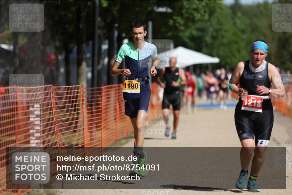 07.09.2025 - 19. Norderstedt Triathlon Michael Strokosch http://msf.ph/oto/8754091 07.09.2025 12:02:14 Laufen 1190, 1217, 1218 meine-sportfotos.de
