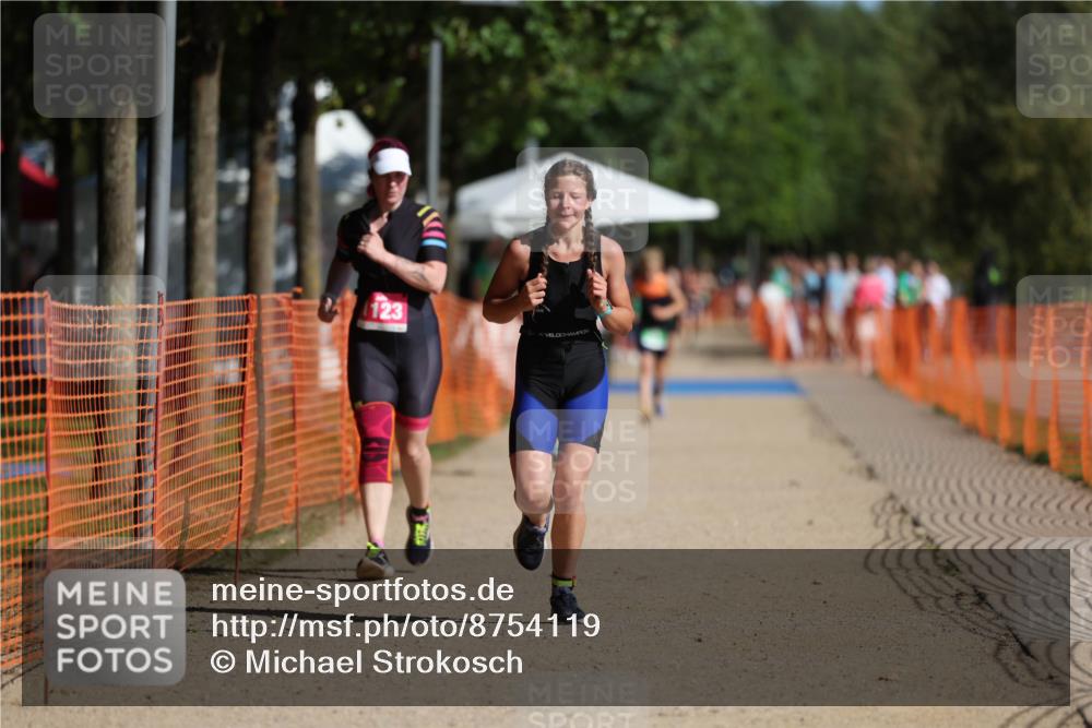 07.09.2025 - 19. Norderstedt Triathlon Michael Strokosch http://msf.ph/oto/8754119 07.09.2025 10:59:16 Laufen 64, 83, 1123 meine-sportfotos.de