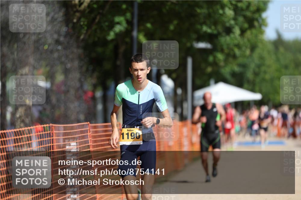 07.09.2025 - 19. Norderstedt Triathlon Michael Strokosch http://msf.ph/oto/8754141 07.09.2025 12:02:15 Laufen 1190, 1217, 1218 meine-sportfotos.de