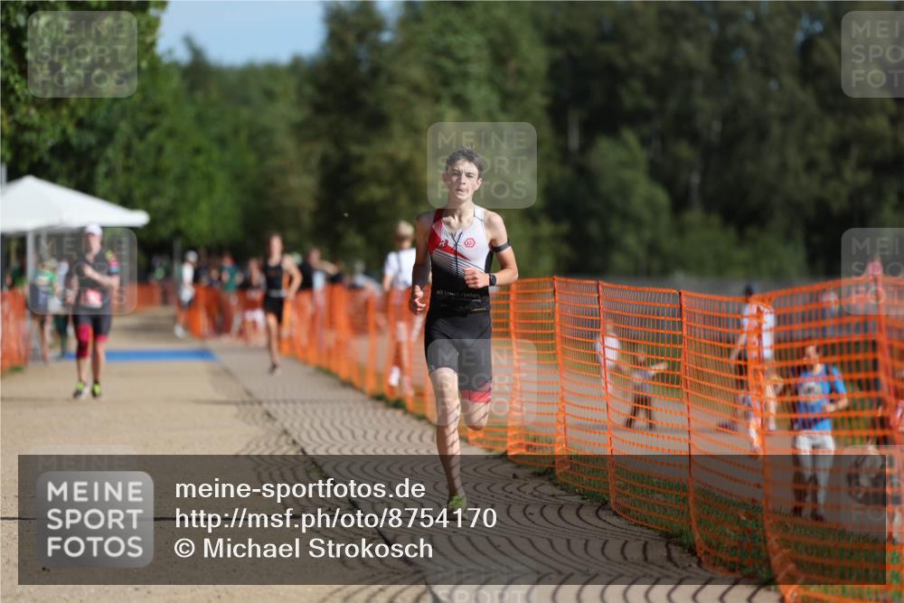 07.09.2025 - 19. Norderstedt Triathlon Michael Strokosch http://msf.ph/oto/8754170 07.09.2025 10:40:13 Laufen 664, 1127 meine-sportfotos.de