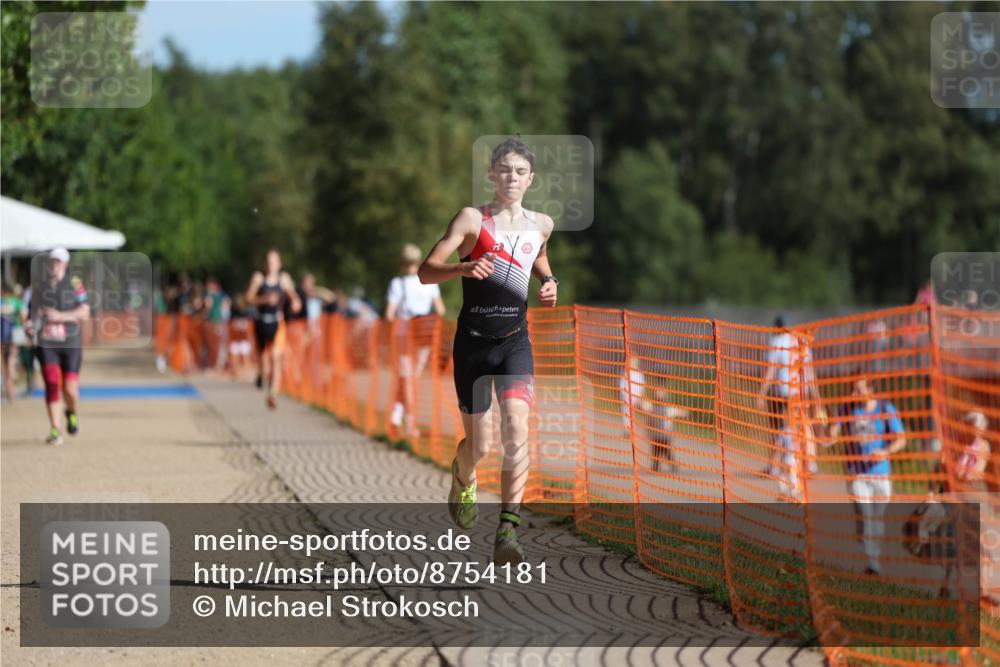 07.09.2025 - 19. Norderstedt Triathlon Michael Strokosch http://msf.ph/oto/8754181 07.09.2025 10:40:14 Laufen 664, 1127 meine-sportfotos.de