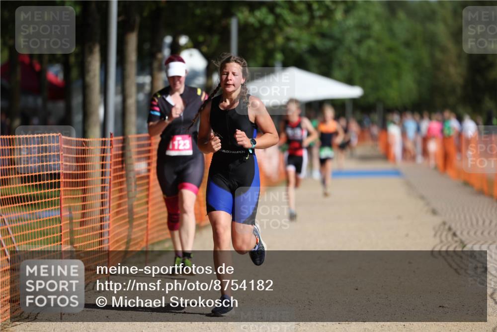07.09.2025 - 19. Norderstedt Triathlon Michael Strokosch http://msf.ph/oto/8754182 07.09.2025 10:59:17 Laufen 64, 83, 1123 meine-sportfotos.de