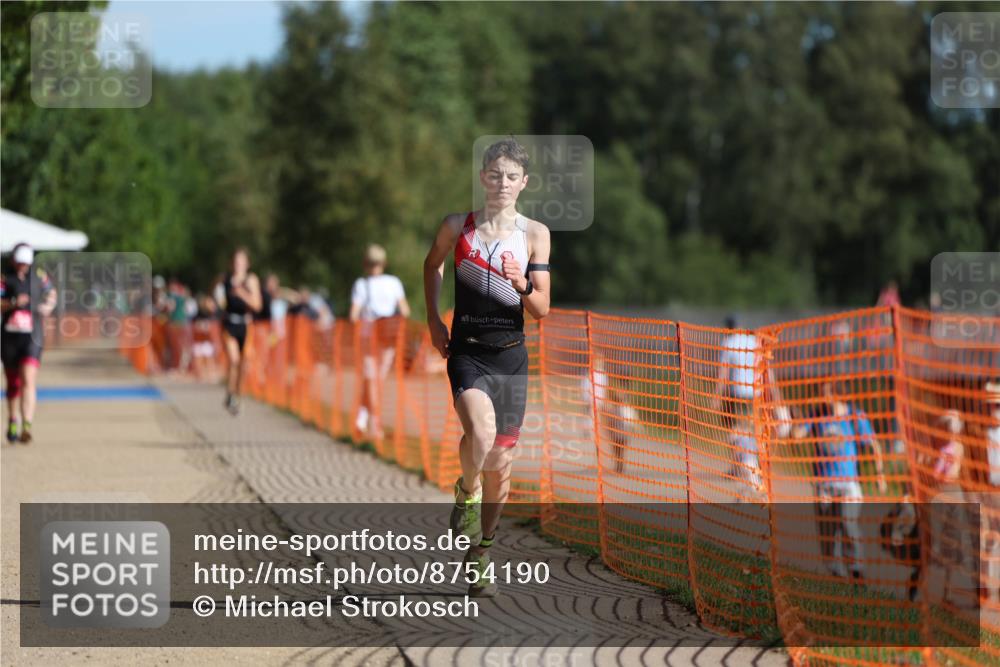 07.09.2025 - 19. Norderstedt Triathlon Michael Strokosch http://msf.ph/oto/8754190 07.09.2025 10:40:14 Laufen 664, 1127 meine-sportfotos.de