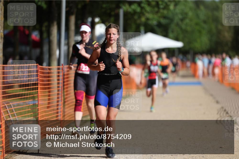 07.09.2025 - 19. Norderstedt Triathlon Michael Strokosch http://msf.ph/oto/8754209 07.09.2025 10:59:17 Laufen 64, 83, 1123 meine-sportfotos.de