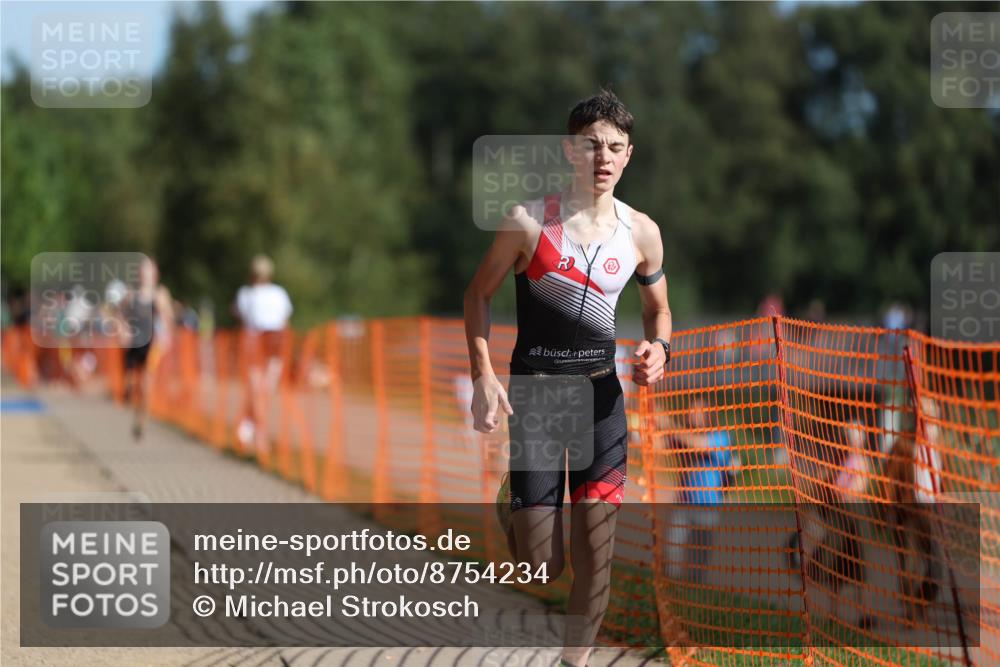 07.09.2025 - 19. Norderstedt Triathlon Michael Strokosch http://msf.ph/oto/8754234 07.09.2025 10:40:15 Laufen 664, 1127 meine-sportfotos.de