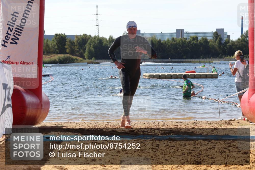 07.09.2025 - 19. Norderstedt Triathlon Luisa Fischer http://msf.ph/oto/8754252 07.09.2025 11:42:19 Schwimmen 835, 838, 1359 meine-sportfotos.de