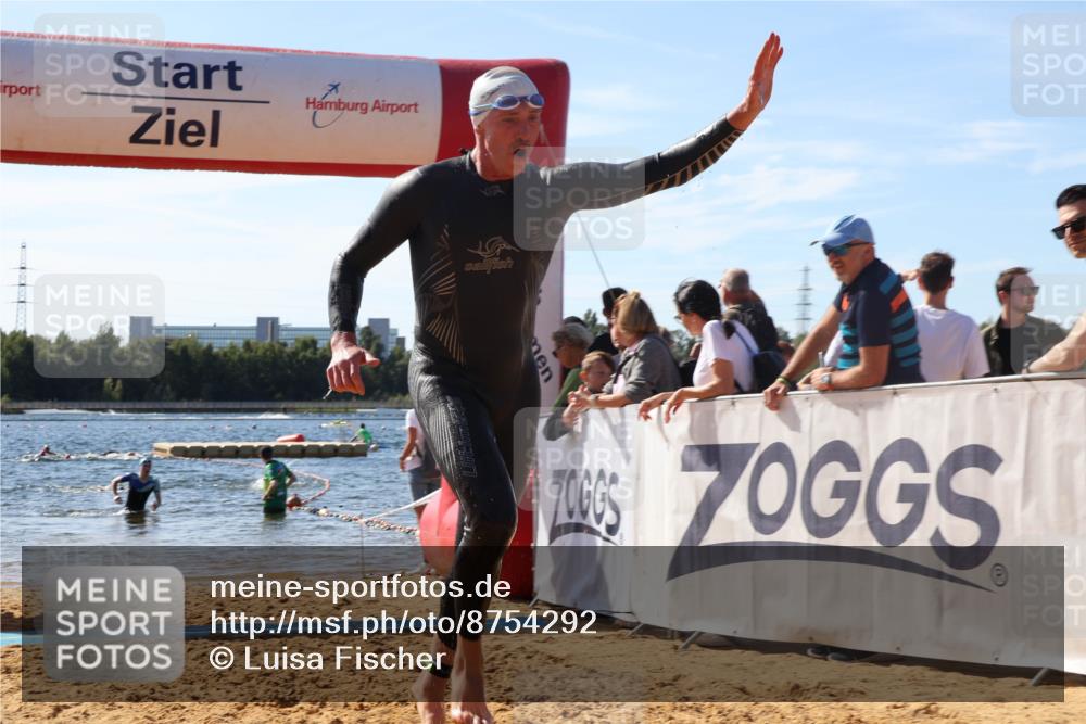 07.09.2025 - 19. Norderstedt Triathlon Luisa Fischer http://msf.ph/oto/8754292 07.09.2025 11:42:21 Schwimmen 835, 838, 1359 meine-sportfotos.de