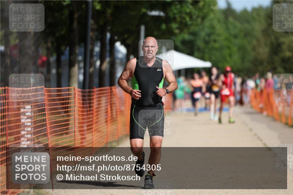 07.09.2025 - 19. Norderstedt Triathlon Michael Strokosch http://msf.ph/oto/8754305 07.09.2025 12:02:19 Laufen 1190, 1217, 1218 meine-sportfotos.de