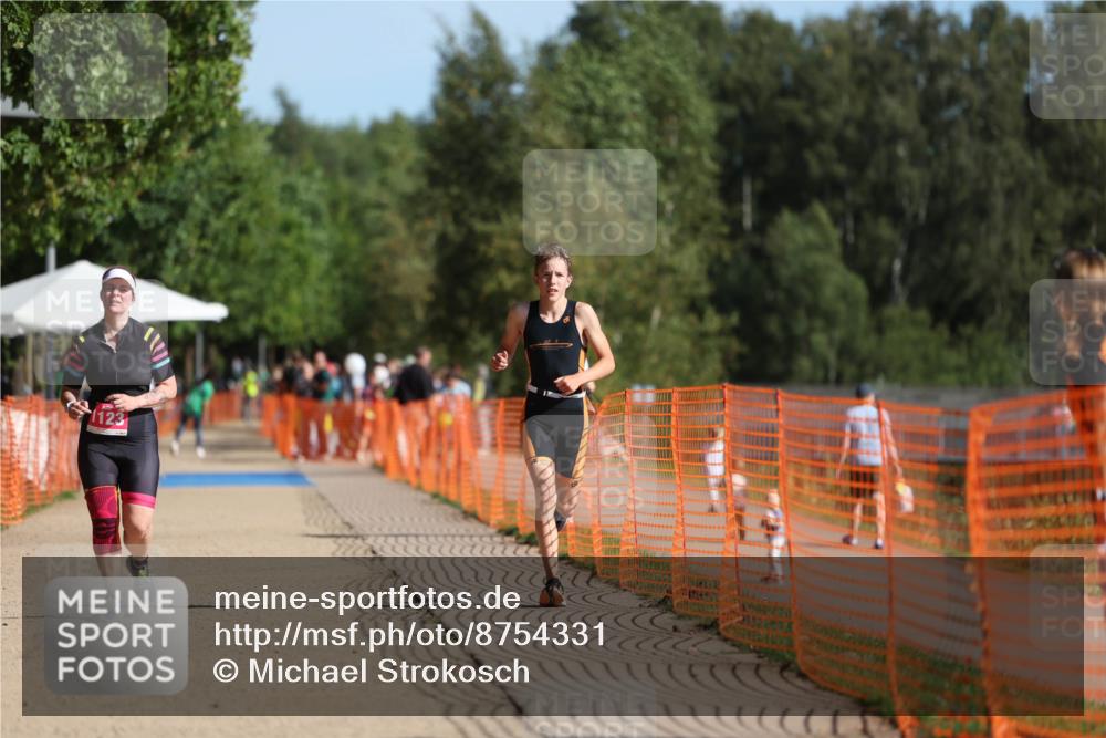 07.09.2025 - 19. Norderstedt Triathlon Michael Strokosch http://msf.ph/oto/8754331 07.09.2025 10:40:19 Laufen 645, 664, 1123 meine-sportfotos.de
