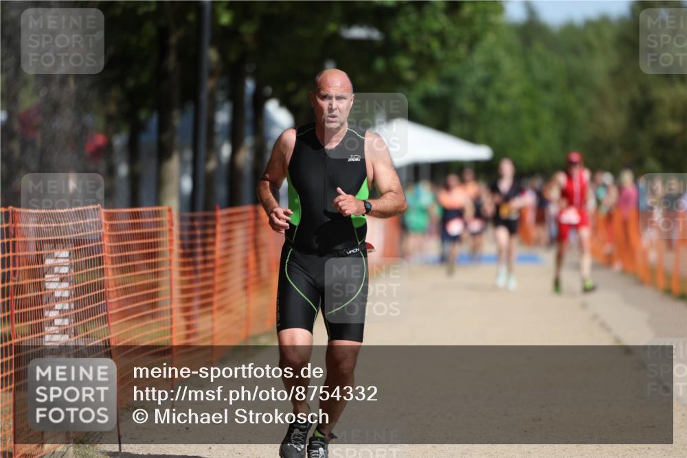 07.09.2025 - 19. Norderstedt Triathlon Michael Strokosch http://msf.ph/oto/8754332 07.09.2025 12:02:20 Laufen 1190, 1217, 1218 meine-sportfotos.de