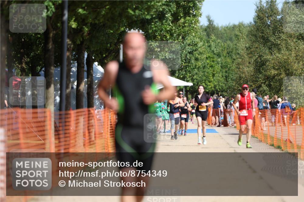07.09.2025 - 19. Norderstedt Triathlon Michael Strokosch http://msf.ph/oto/8754349 07.09.2025 12:02:21 Laufen 1217 meine-sportfotos.de