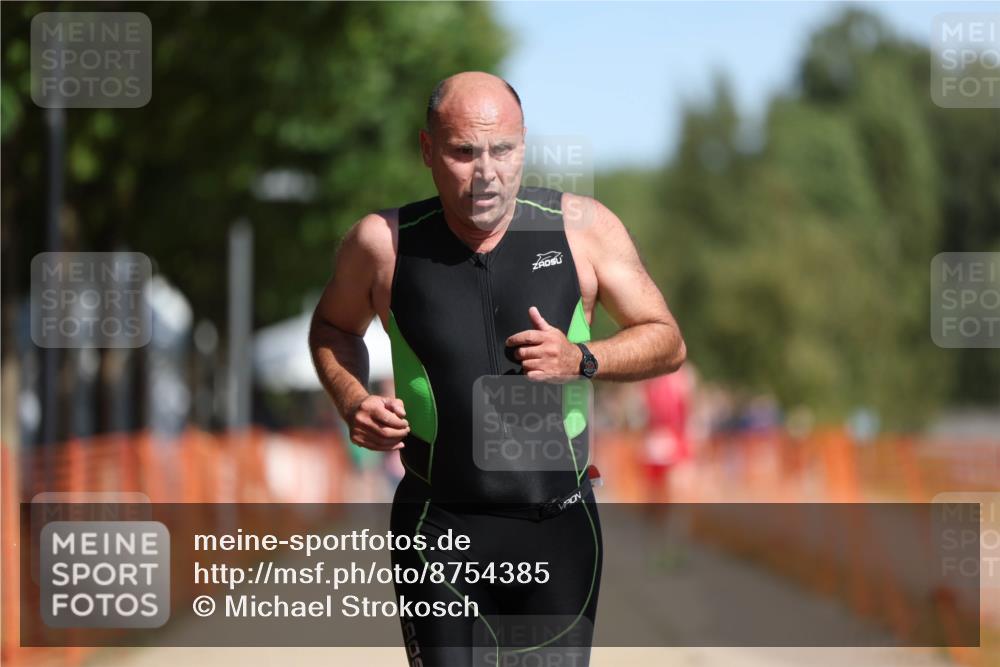 07.09.2025 - 19. Norderstedt Triathlon Michael Strokosch http://msf.ph/oto/8754385 07.09.2025 12:02:22 Laufen 1217 meine-sportfotos.de