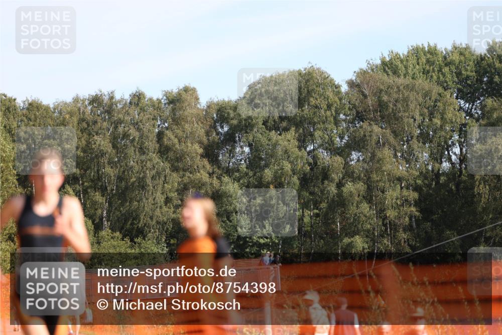07.09.2025 - 19. Norderstedt Triathlon Michael Strokosch http://msf.ph/oto/8754398 07.09.2025 10:40:22 Laufen 645, 1123 meine-sportfotos.de