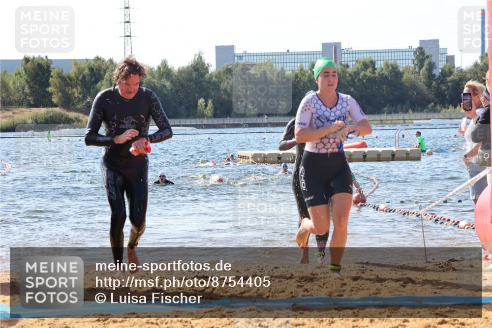 07.09.2025 - 19. Norderstedt Triathlon Luisa Fischer http://msf.ph/oto/8754405 07.09.2025 11:42:46 Schwimmen 738, 1294, 1379 meine-sportfotos.de