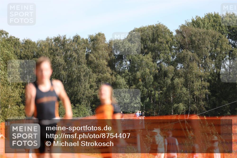 07.09.2025 - 19. Norderstedt Triathlon Michael Strokosch http://msf.ph/oto/8754407 07.09.2025 10:40:22 Laufen 645, 1123 meine-sportfotos.de