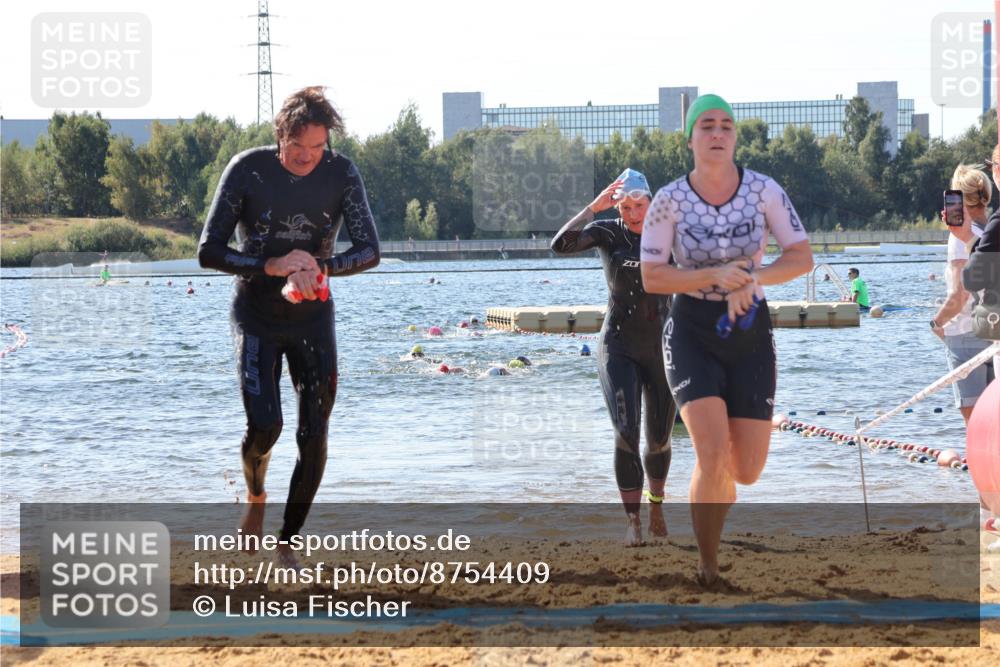 07.09.2025 - 19. Norderstedt Triathlon Luisa Fischer http://msf.ph/oto/8754409 07.09.2025 11:42:46 Schwimmen 738, 1294, 1379 meine-sportfotos.de