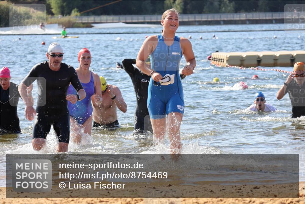 07.09.2025 - 19. Norderstedt Triathlon Luisa Fischer http://msf.ph/oto/8754469 07.09.2025 11:43:10 Schwimmen 202, 1220, 1252 meine-sportfotos.de