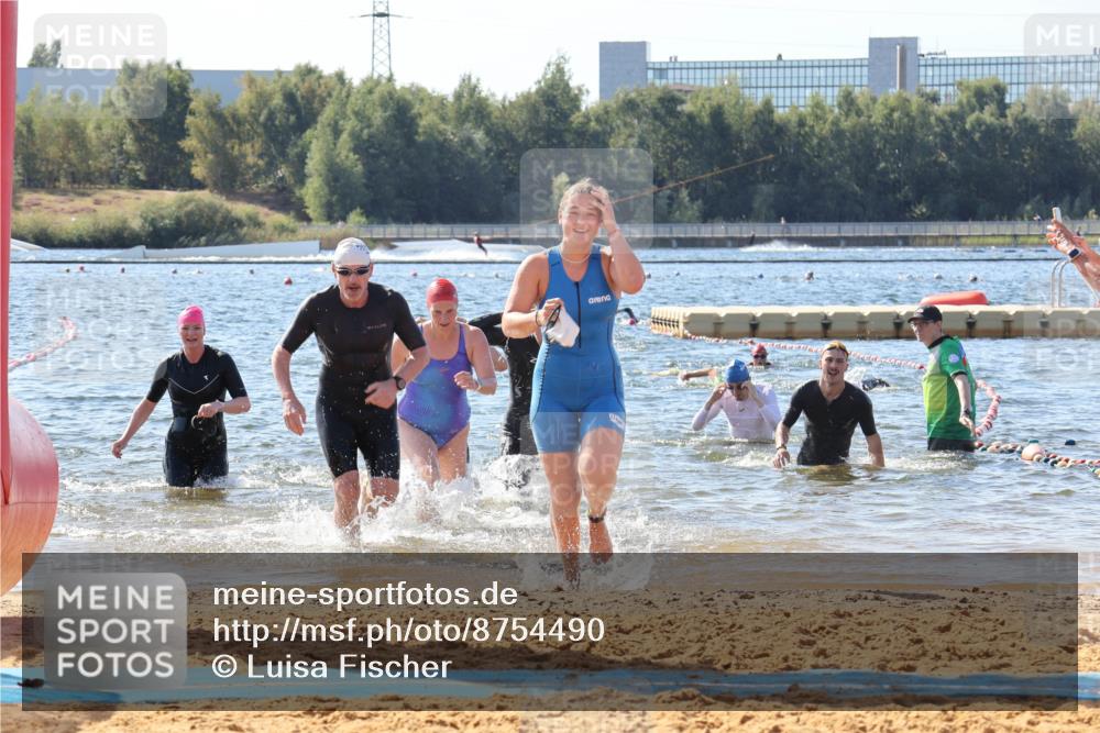 07.09.2025 - 19. Norderstedt Triathlon Luisa Fischer http://msf.ph/oto/8754490 07.09.2025 11:43:12 Schwimmen 202, 1220, 1252, 1350 meine-sportfotos.de