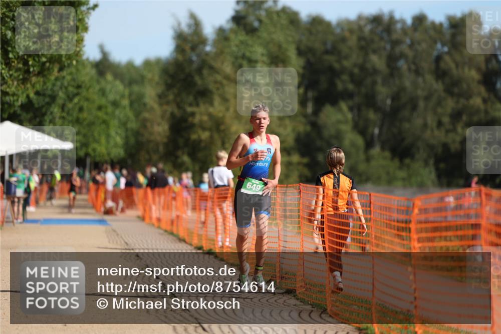 07.09.2025 - 19. Norderstedt Triathlon Michael Strokosch http://msf.ph/oto/8754614 07.09.2025 10:40:49 Laufen 649 meine-sportfotos.de