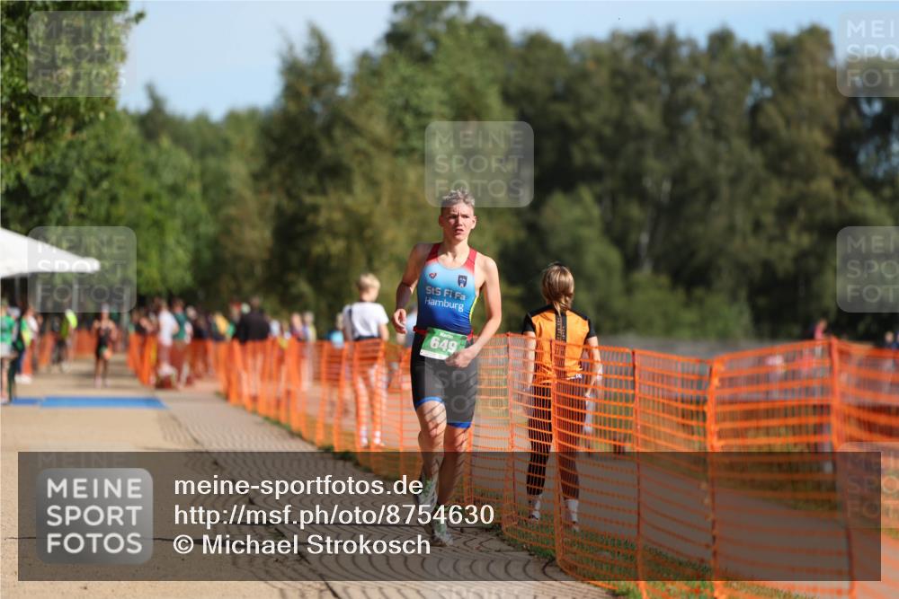 07.09.2025 - 19. Norderstedt Triathlon Michael Strokosch http://msf.ph/oto/8754630 07.09.2025 10:40:49 Laufen 649 meine-sportfotos.de