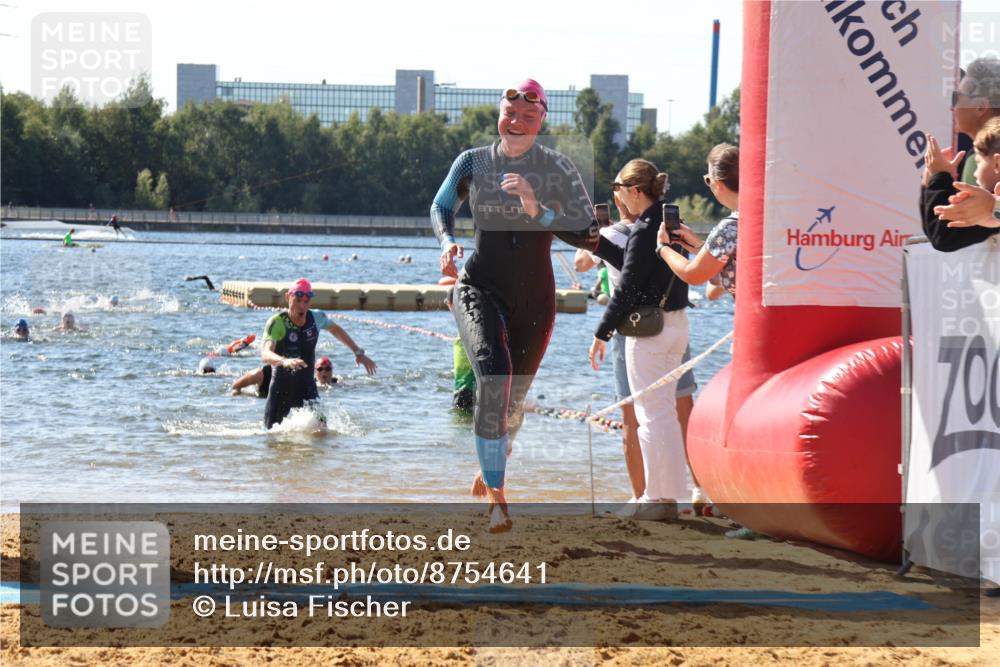 07.09.2025 - 19. Norderstedt Triathlon Luisa Fischer http://msf.ph/oto/8754641 07.09.2025 11:43:33 Schwimmen 165, 261, 699 meine-sportfotos.de
